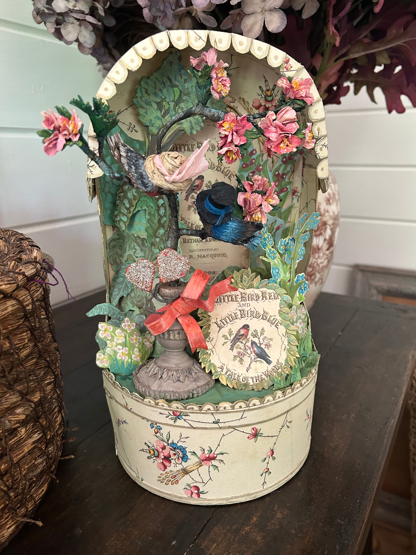 Little birds of the woods